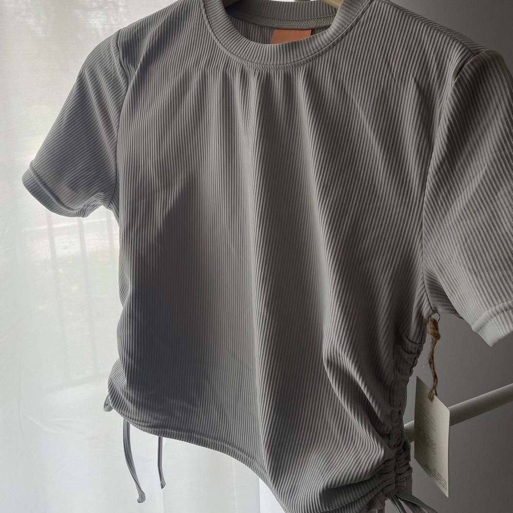 T-shirt Girl Crush Gang, gris pâle, grandeur XL mais fait très ajusté